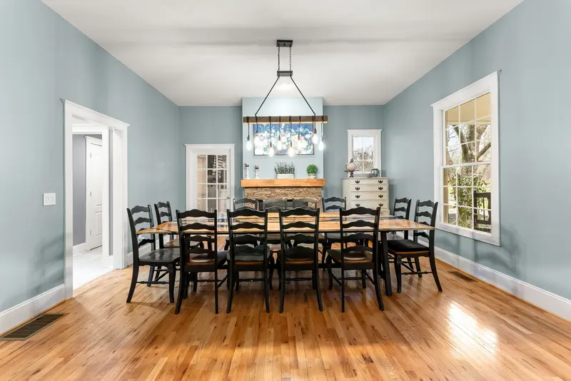Formal dining room