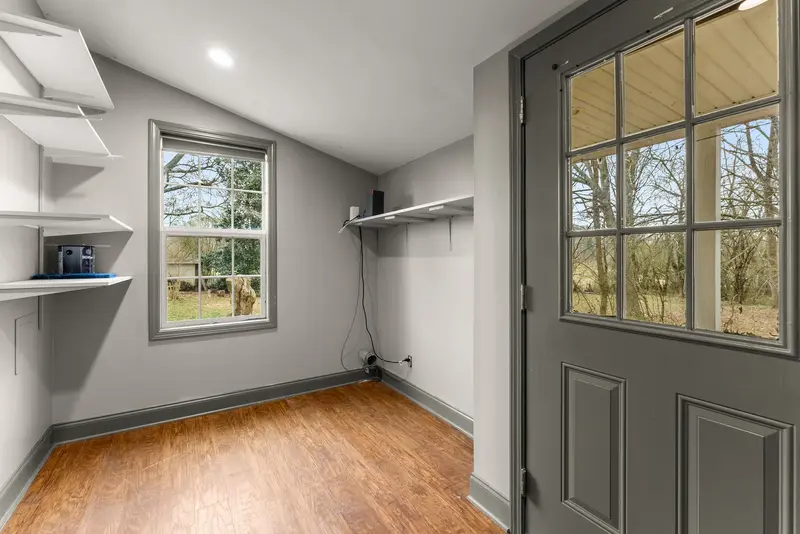 Cottage laundry room