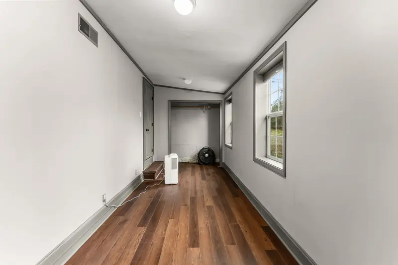 Cottage bonus room alternate angle